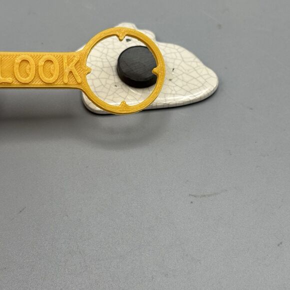 Vtg Dedham Potting Shed Bunny Rabbit Refridgerator Magnet Easter Cottagecore - Picture 6 of 6